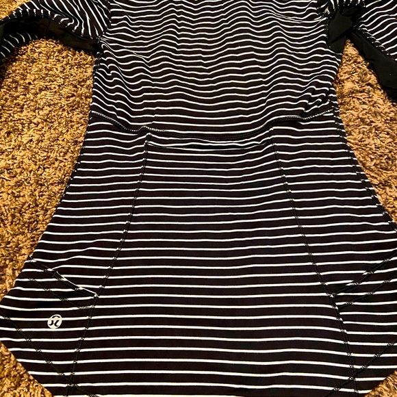 Lululemon quarterzip pull over - Picture 4 of 5